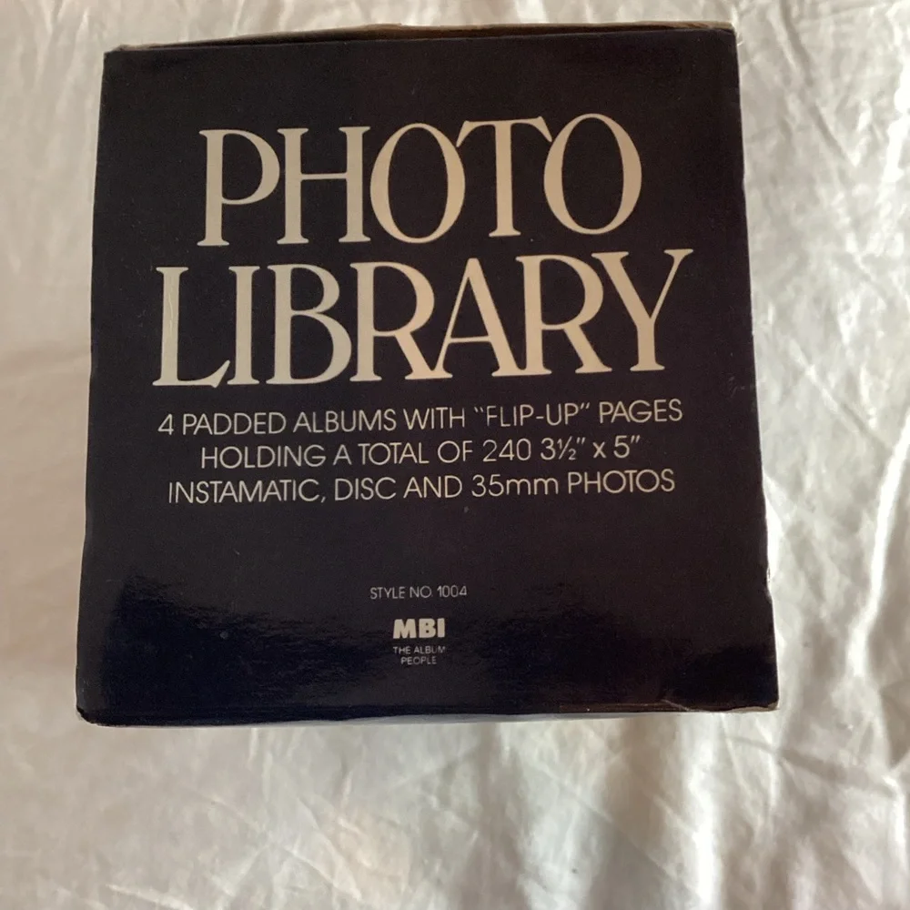 Photo  Library~ 4 Padded Albums ~ Total Of 240 Pages 3 1/2